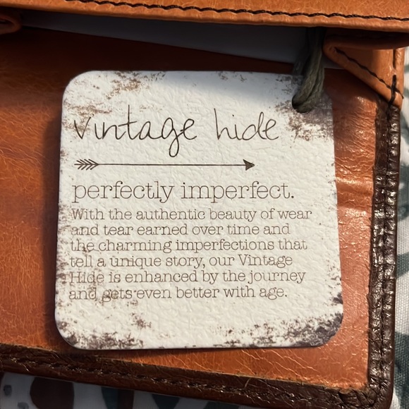 HOBO Mini Dusty Coral Leather Wallet - Picture 7 of 7